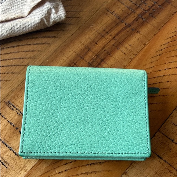 Gucci Mint Green Leather Wallet - Picture 5 of 8
